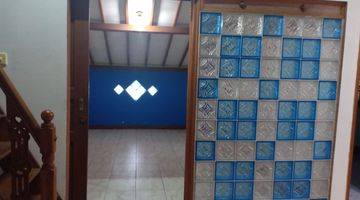 Gambar 2 Dijual Cepat Nego Sampai Deal Rumah 2 Lantai 6 Kamar di Komplek Garuda Cipondoh Tangerang M533