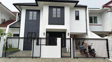 Gambar 2 Rumah Baru Cantik 2 Lantai American Classic 4 Kamar Tidur Semi Furnished di Bsd M520