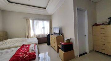 Gambar 5 Rumah Full Furnished Private Pool Cluster De Maja Bsd City