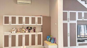 Gambar 2 Rumah Di Pakuwon City
 Palm Beach Bagus Furnished Kolam Renang