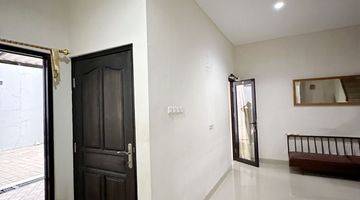 Gambar 5 Rumah Semi Furnish Di Cluster Carani Residence Ciputat 