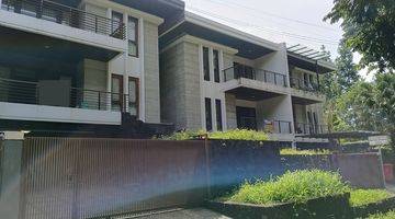 Gambar 1 Sewa Rumah Mewah Minimalis Sayap Ciumbuleuit Bandung Furnished (Dekat Unpar)