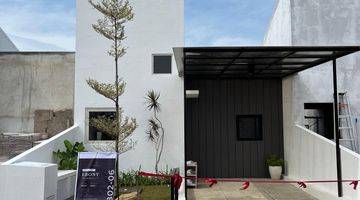 Gambar 2 Rumah dengan skylight 1 lantai bonus balkon di Gedangan 