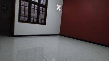 kamar tidur dekat jl raya, dekat universitas