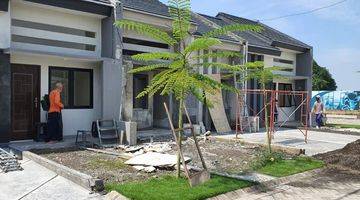 Gambar 2 Rumah Gress depan taman, muraahh