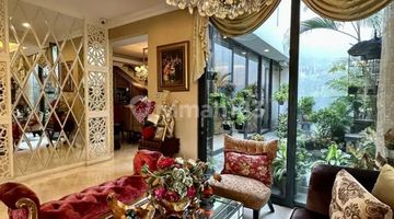 ruang tamu rumah modern mewah 3 lantai