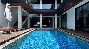 Gambar 5 Rumah Modern Tropical 3 Lantai + rooftop dengan Private Lift