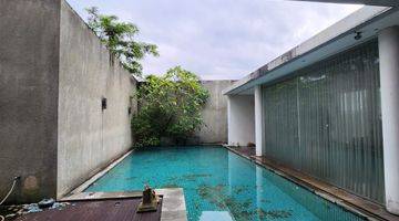 Gambar 1 Rumah Scandiv Dengan Pool Mewah Alam Sutera SHM Hadap Selatan Timur 