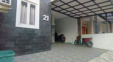 Gambar 3 DI JUAL MURAH BANGET RUMAH DALAM KOMPLEK PERUMAHAN AKSES JALAN BESAR SEMI FURNIES LOKASI PREMIUM DI KAMPUNG DUKUH KRAMAT JATI JAKTIM .