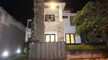 Gambar 1 Rumah Villa di Jimbaran Badung