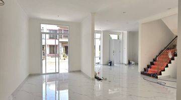 Gambar 3 Rumah Cantik Shm Onhand Di Emerald Bintaro Sektor 9