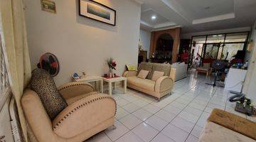 ruang tamu jual cepat depan taman villa