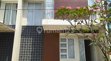 tampak depan rumah 2 lantai  unfurnished hgb