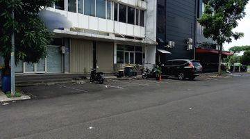 tampak depan ruko prominence di alam sutera,