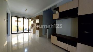ruang makan rumah bagus graha raya, semi