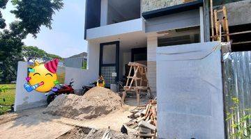 tampak depan rumah baru 2 lantai modern