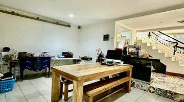 Gambar 1 Rumah Cantik dan Terawat Furnished Dekat One Bellpark Pondok Labu, Cilandak