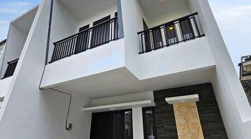 tampak depan rumah baru bata merah pondok