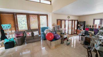 Gambar 2 Rumah Bagus, Ceiling Tinggi, Dilengkapi Kolam Renang, Lay Out Bagus