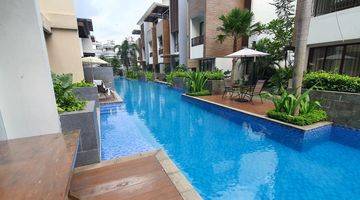 Gambar 4 Apartemen Asatti Vanya Park 3BR Loft langsung hadap kolam renang