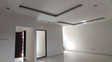 Gambar 2 Rumah 2 Lantai Bagus Semi Furnished SHM di Cigadung, Bandung