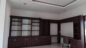 Gambar 3 Rumah 2 Lantai Bagus Semi Furnished SHM di Cigadung, Bandung