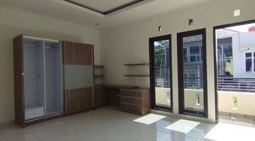 Gambar 4 Rumah 2 Lantai Bagus Semi Furnished SHM di Cigadung, Bandung