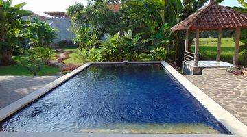 Gambar 3 CENTRAL YET SERENE: VILLA WITH EXPANSIVE LAND AND VIEWS!