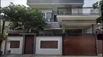 Gambar 1 Rumah 3 Lantai hadap jalan raya cocok untuk usaha kuliner di BSD