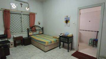 kamar tidur jual rumah strategis dengan kosan
