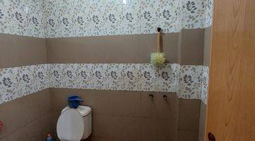 kamar mandi rumah di kompleks setiabudi regency