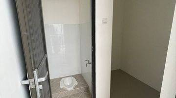 kamar mandi rumah 2 lantai di setra