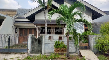 tampak depan rumah di villa cipinang indah