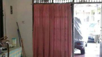 ruang tamu rumah di duren sawit jakarta