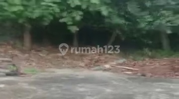 garasi/carport tanah di komplek billymoon pondok