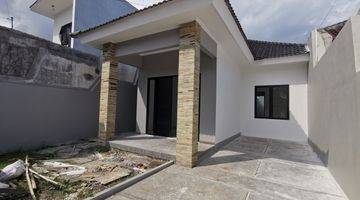 Gambar 2 Rumah Baru Modern Minimalis Kawasan Perum Elit Kaliwates (lz)