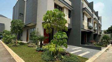 Gambar 2 Brand New Townhouse
modern Minimalist House 
