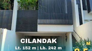 Gambar 1 Rumah 3 Lantai 
strategis Dalam Townhouse
di Cilandak