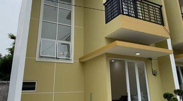 Gambar 1 Rumah Full Furnished Boulevard The Address Cibubur