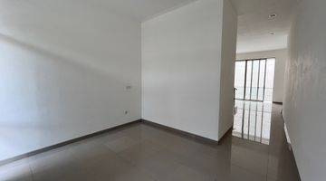Gambar 5 Disewakan Rumah Pik 2 Cluster Manhattan Ukuran 8x25 2 Lantai