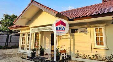 tampak depan rumah baru murah di pejaten