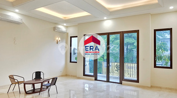 ruang keluarga rumah baru pondok indah desain