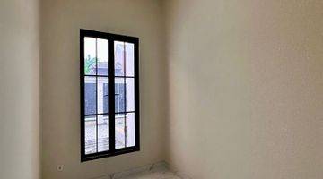 Gambar 2  Rumah Bagus Shm Semi Furnished di jalan raya RTM, Cimanggis