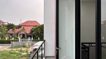 Gambar 2 Rumah 3 Lantai Bagus Unfurnished SHM di Jakarta Selatan