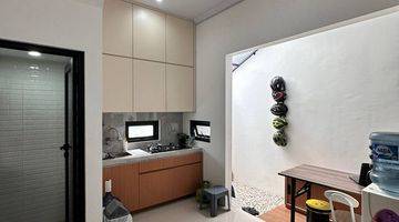 Gambar 5 Rumah 2 Lantai Bagus Furnished SHM di Jakarta Selatan