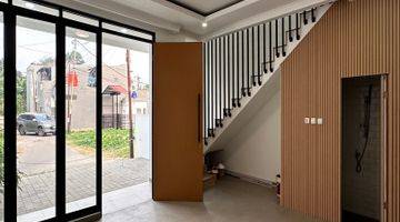 Gambar 5 Rumah 3 Lantai Bagus Unfurnished SHM di Jakarta Selatan