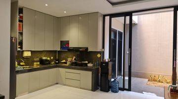 Gambar 2 Dijual Rumah Bagus Terawat di Istana Regency 1 Semi Furnished