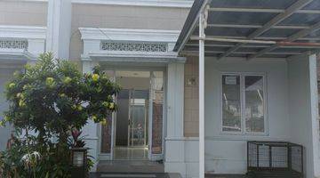 tampak depan rumah di cluster malberry banjar