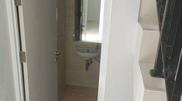kamar mandi rumah di cluster malberry banjar