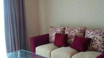 ruang keluarga apartemen casa grande residence, baru
